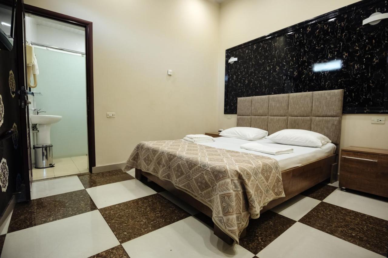 Golden Seconds Hotel Jereván Kültér fotó