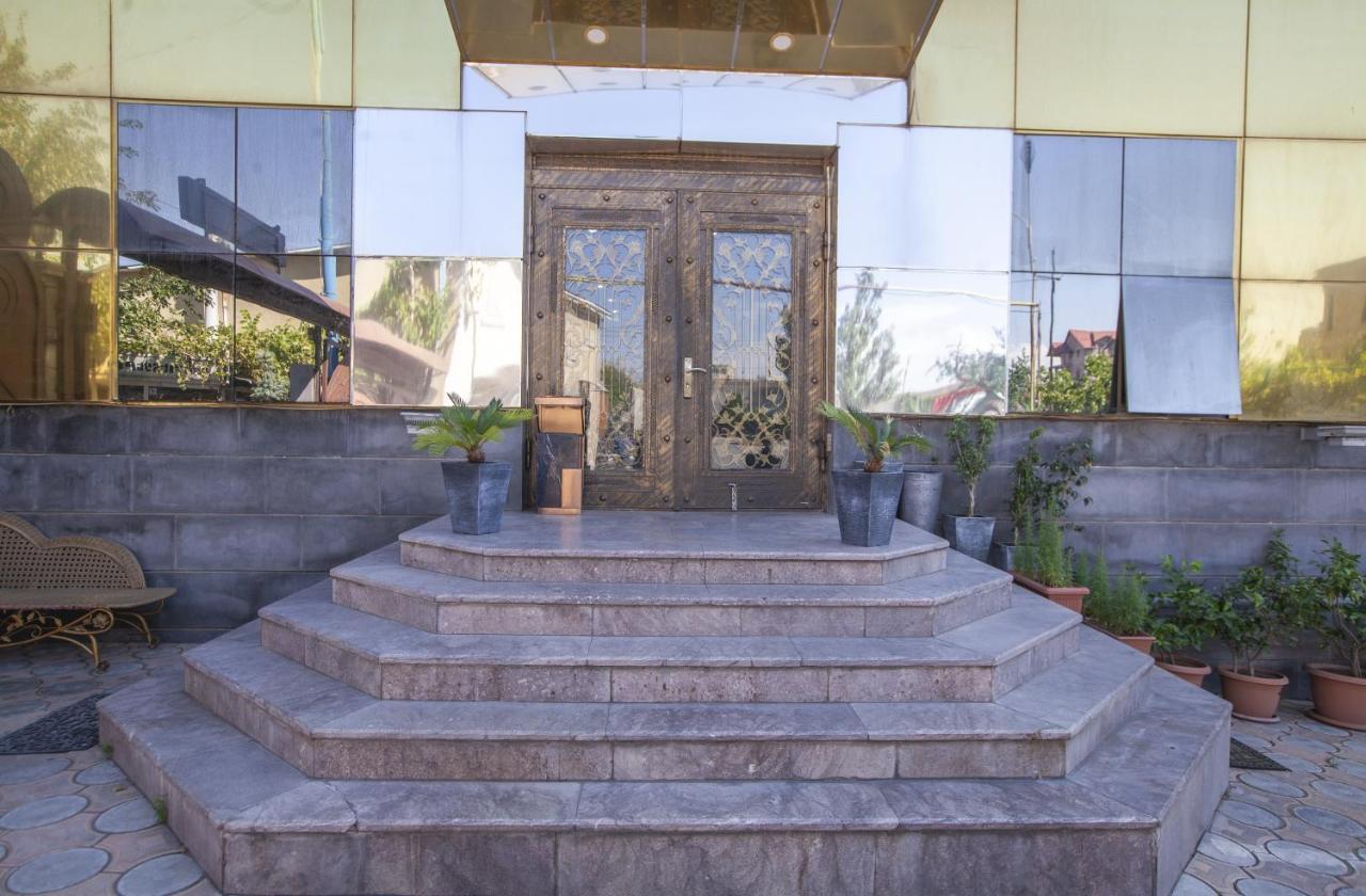 Golden Seconds Hotel Jereván Kültér fotó
