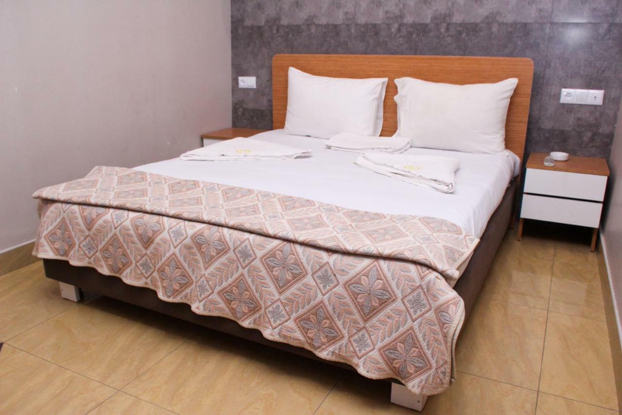 Golden Seconds Hotel Jereván Kültér fotó